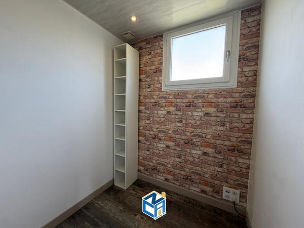APPARTEMENT T5 - TROIS CHAMBRES - BALCON - CAVE - PARKING COLLECTIF