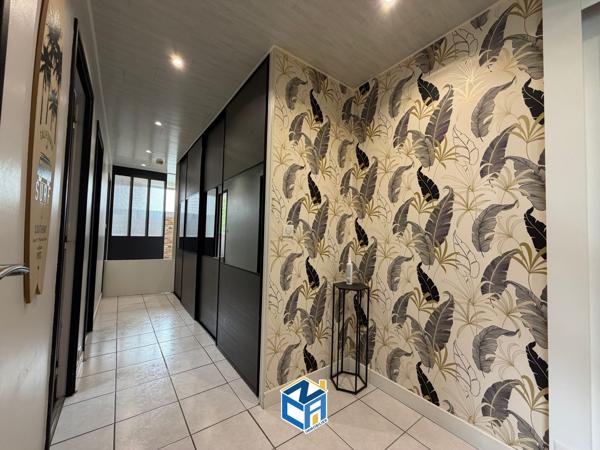 APPARTEMENT T5 - TROIS CHAMBRES - BALCON - CAVE - PARKING COLLECTIF