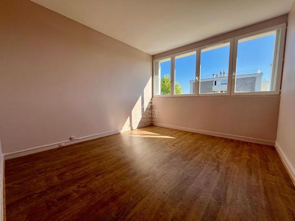 Appartement Carrieres Sur Seine 2 pièce(s) 43 m² 199 000 € **  - Référence  863