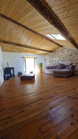 Maison en centre ville de VIC-LE-COMTE avec 3 chambres