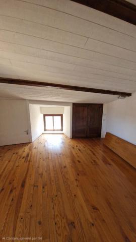 Maison en centre ville de VIC-LE-COMTE avec 3 chambres