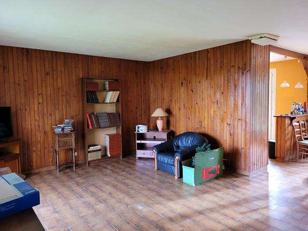 TONNAY CHARENTE Maison de plain pied de 90 m² de type 4 avec garage de 22 - parcelle de 631 m²