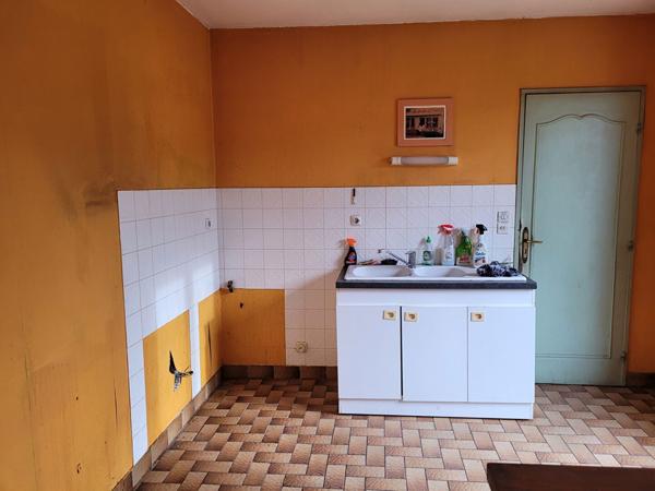 TONNAY CHARENTE Maison de plain pied de 90 m² de type 4 avec garage de 22 - parcelle de 631 m²