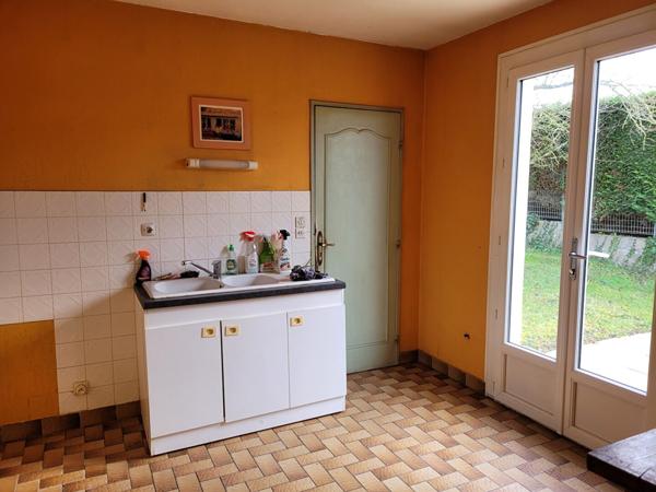 TONNAY CHARENTE Maison de plain pied de 90 m² de type 4 avec garage de 22 - parcelle de 631 m²