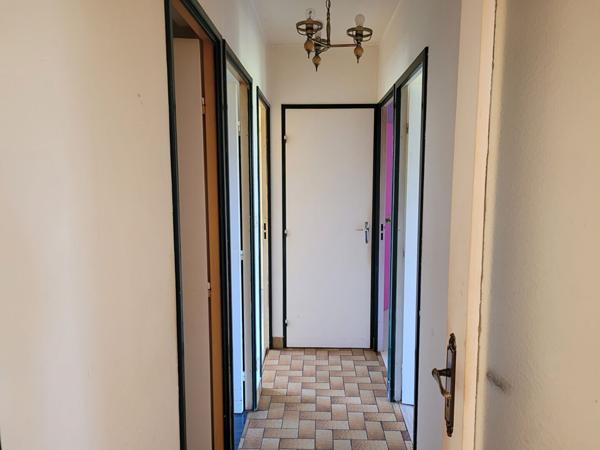 TONNAY CHARENTE Maison de plain pied de 90 m² de type 4 avec garage de 22 - parcelle de 631 m²