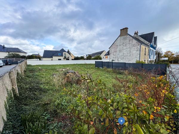Terrain constructible de 640 m2 bien exposé. Vous serez aussi intéressé par