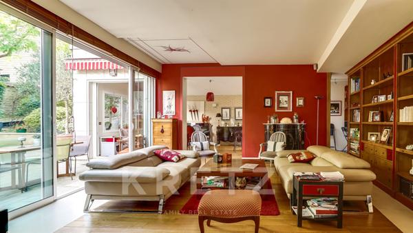 Maison d'architecte sur jardin arboré