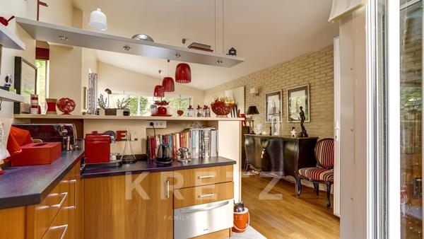 Maison d'architecte sur jardin arboré