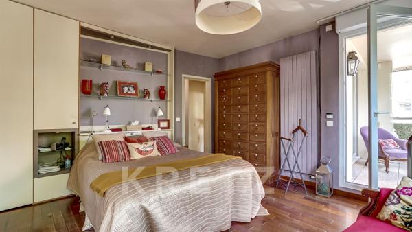 Maison d'architecte sur jardin arboré