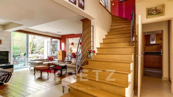 Maison d'architecte sur jardin arboré