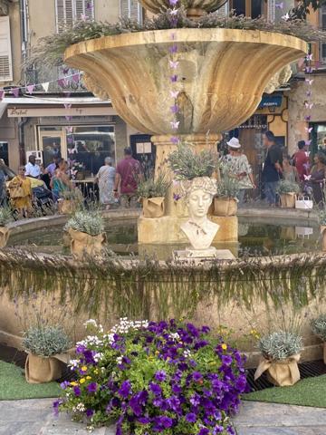 GRASSE (06) Murs Commerciaux Loués avec Garage - Opportunité d'Investissement !**centre ville centre historique