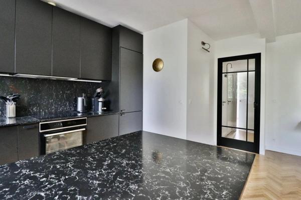 Saint-Cloud - Quartier Val d’Or - 71m² rénové - 3 chambres - Balcon - Gare 4mn