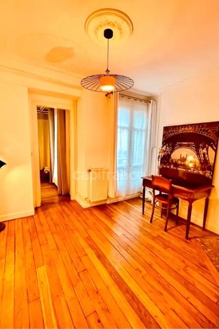 Appartement à louer 3 pièces PARIS 20EME ARRONDISSEMENT (75) en excellent état avec balcon au 6eme étage