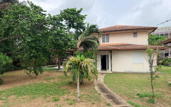 Maison à vendre    6 pièces • 180,86 m2 Remire-Montjoly