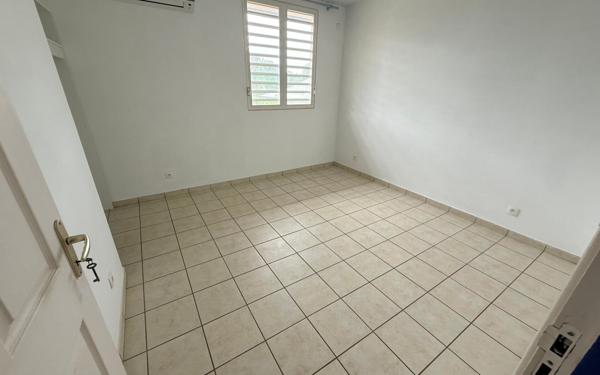 Maison à vendre    6 pièces • 180,86 m2 Remire-Montjoly
