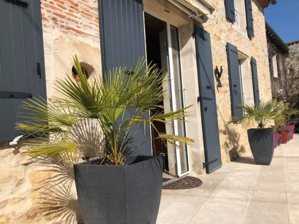 MAISON DE CHARME AVEC PISCINE