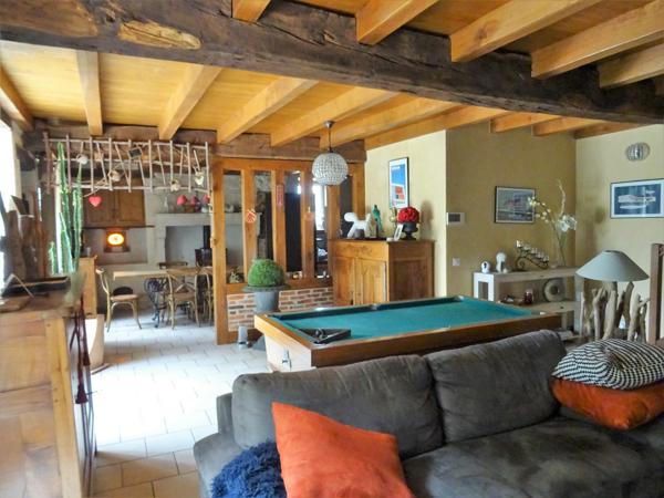 MAISON DE CHARME AVEC PISCINE