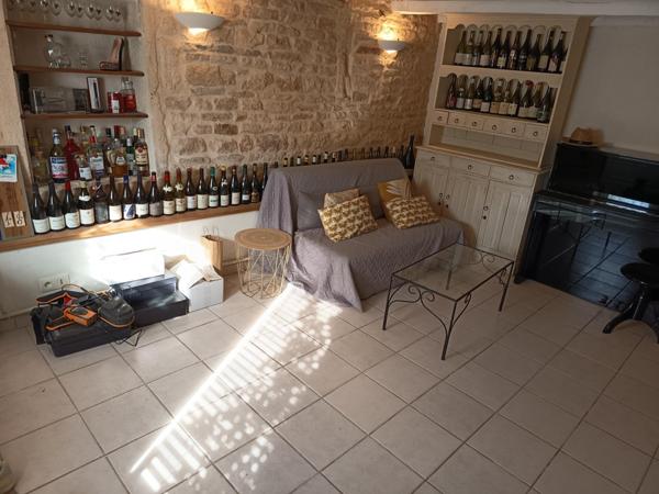 A découvrir au coeur du village maison en pierre avec le charme de l'ancien entièrement rénovée.