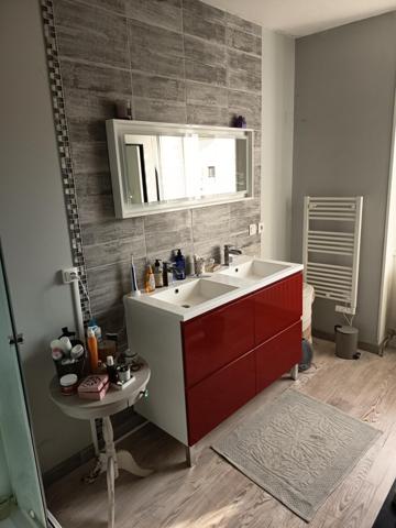 A découvrir au coeur du village maison en pierre avec le charme de l'ancien entièrement rénovée.