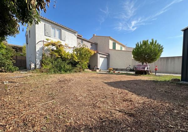 La Crau  Maison T5 de 120 m²  4 chambres et jardin 345m²