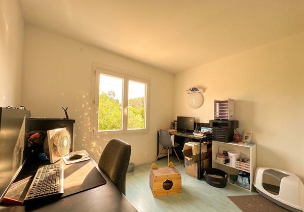 La Crau  Maison T5 de 120 m²  4 chambres et jardin 345m²