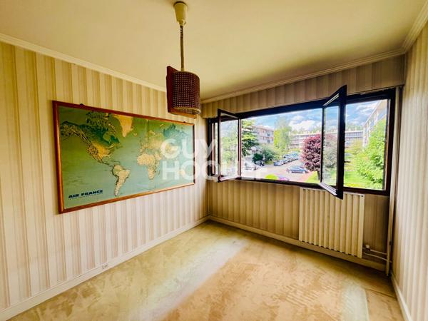 Noisy Le Roi, grand appartement familial calme et ensoleillé