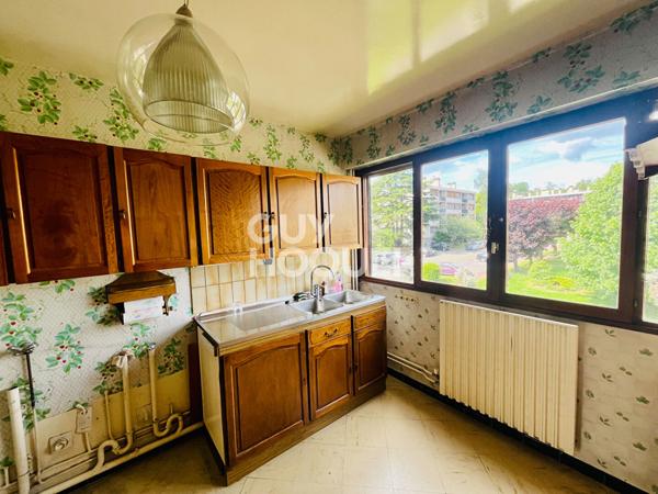 Noisy Le Roi, grand appartement familial calme et ensoleillé