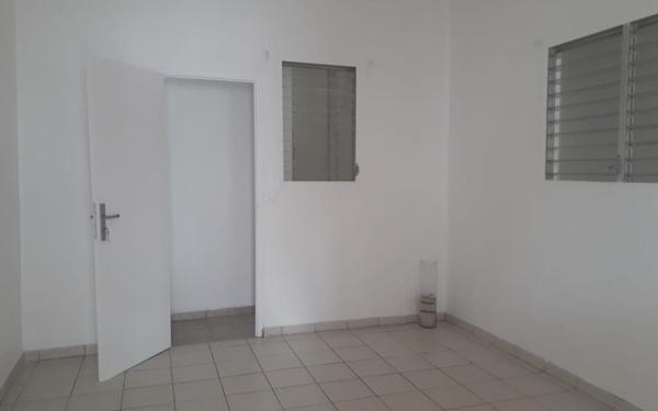 Appartement à louer    3 pièces •  Le Gosier