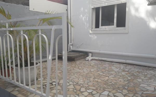 Appartement à louer    3 pièces •  Le Gosier