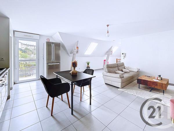 Appartement F3 à vendre  3 pièces - 75 m2 TROYES - 10