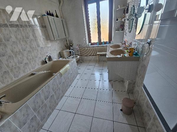 14876
A NOMEXY (88440) 20 rue de l'Estrey.