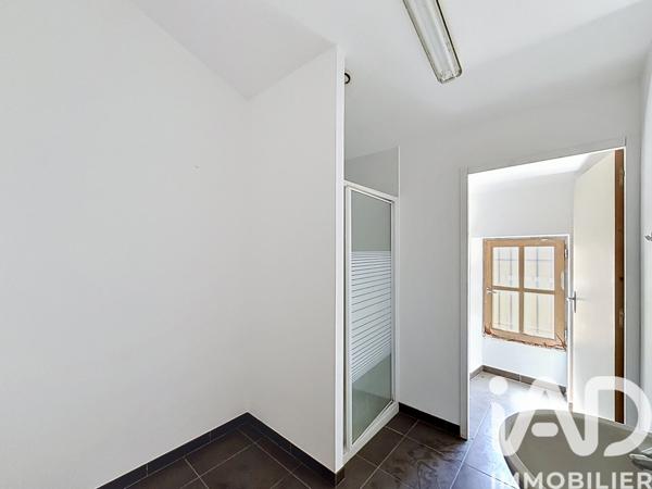 Immeuble à vendre 216 m² Tulette