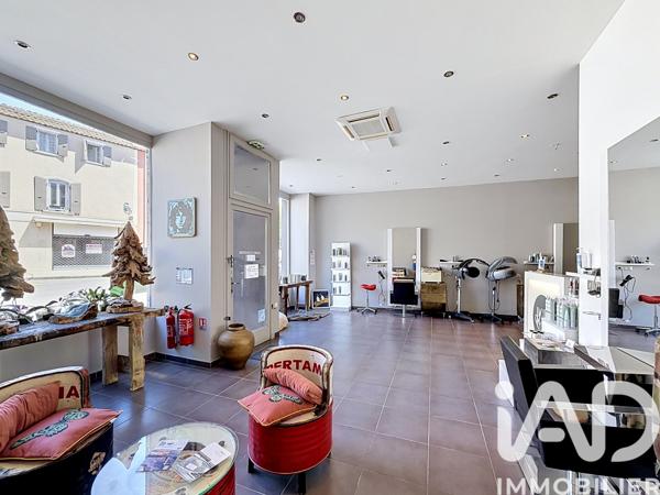 Immeuble à vendre 216 m² Tulette