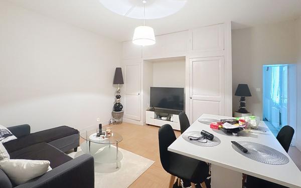 Maison à vendre    6 pièces • 207 m2 Vouvray