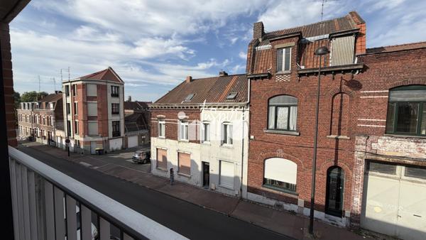 Roubaix – Superbe T2 rénové avec parking privatif – Dernier étage