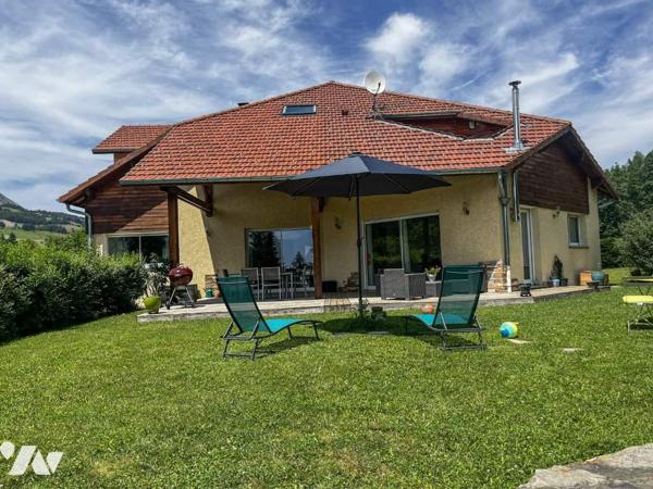 VILLA CONTEMPORAINE DE PRESTIGE + CHALETS LOCATIFS  LOUES