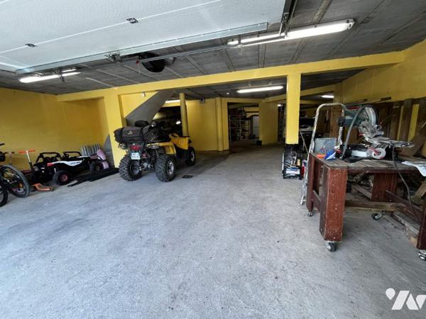 VILLA CONTEMPORAINE DE PRESTIGE + CHALETS LOCATIFS  LOUES