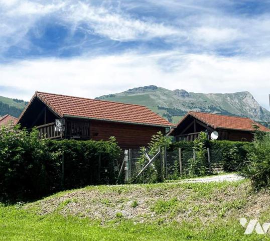 VILLA CONTEMPORAINE DE PRESTIGE + CHALETS LOCATIFS  LOUES