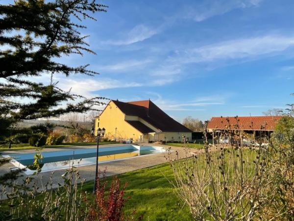 Maison 176m avec 250m2 dépendances et piscine