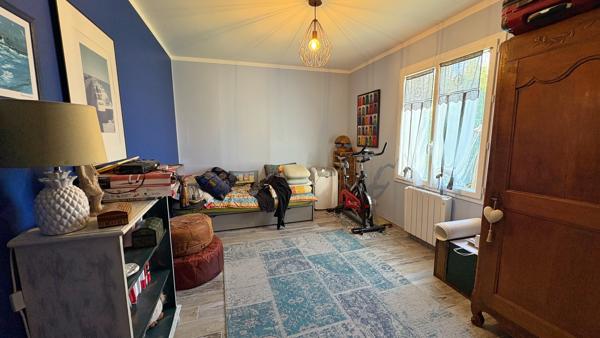 Maison
                                                                                                                                                                                                                                                                                                                        6 pièce(s)                                                                                                                                                                                                          4 chambre(s)                                                                                                                                                                                                          150.16  m²