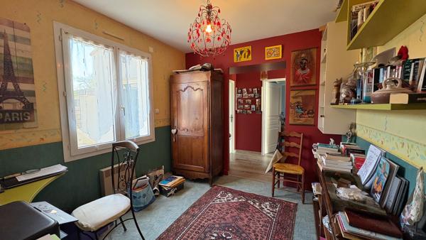 Maison
                                                                                                                                                                                                                                                                                                                        6 pièce(s)                                                                                                                                                                                                          4 chambre(s)                                                                                                                                                                                                          150.16  m²