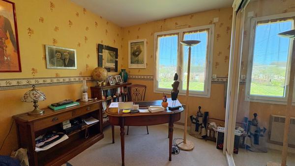 Maison
                                                                                                                                                                                                                                                                                                                        6 pièce(s)                                                                                                                                                                                                          4 chambre(s)                                                                                                                                                                                                          150.16  m²