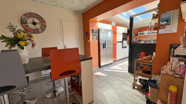 Maison
                                                                                                                                                                                                                                                                                                                        6 pièce(s)                                                                                                                                                                                                          4 chambre(s)                                                                                                                                                                                                          150.16  m²