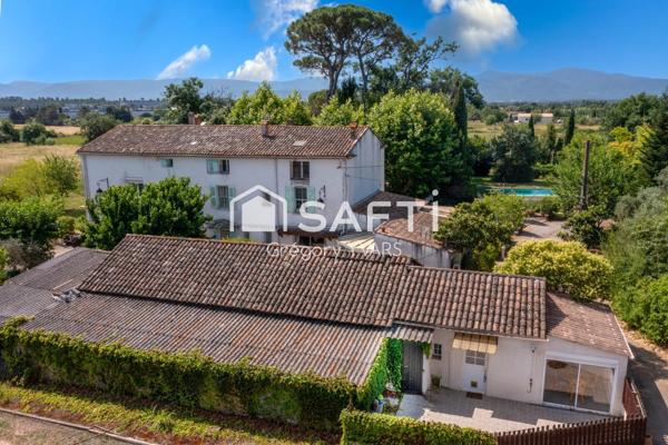 Bastide provençale de 335 m² avec annexes et piscine