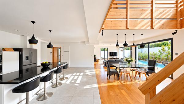 Architecture contemporaine - 2015 - piscine et grand garage - Biarritz