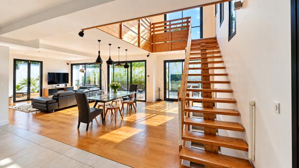 Architecture contemporaine - 2015 - piscine et grand garage - Biarritz