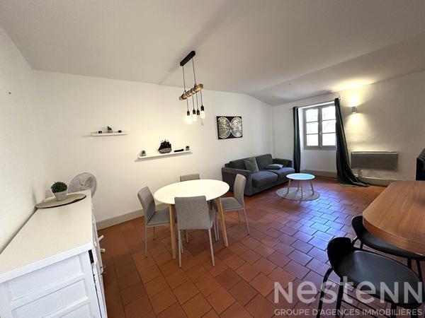 Location appartement T2 meublé en centre-ville de Carcassonne avec cuisine équipée et placards