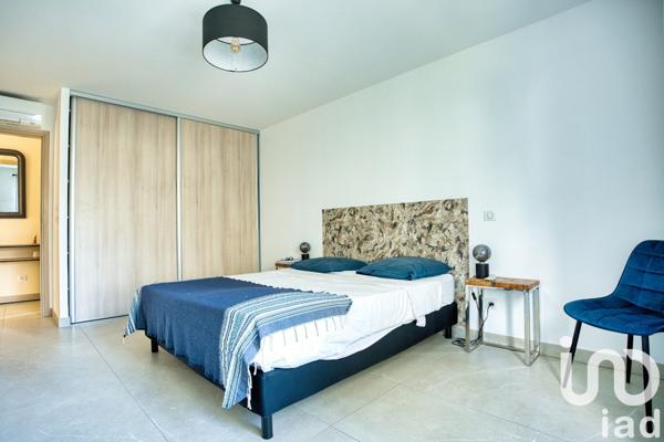 Maison traditionnelle 6 pièces de 139 m² à Bandol (83150)