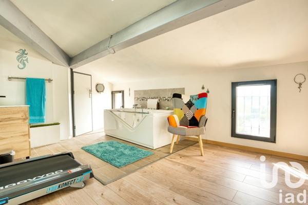 Maison traditionnelle 6 pièces de 139 m² à Bandol (83150)