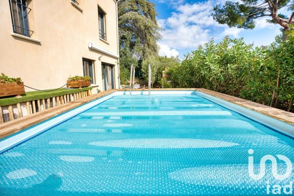 Maison traditionnelle 6 pièces de 139 m² à Bandol (83150)